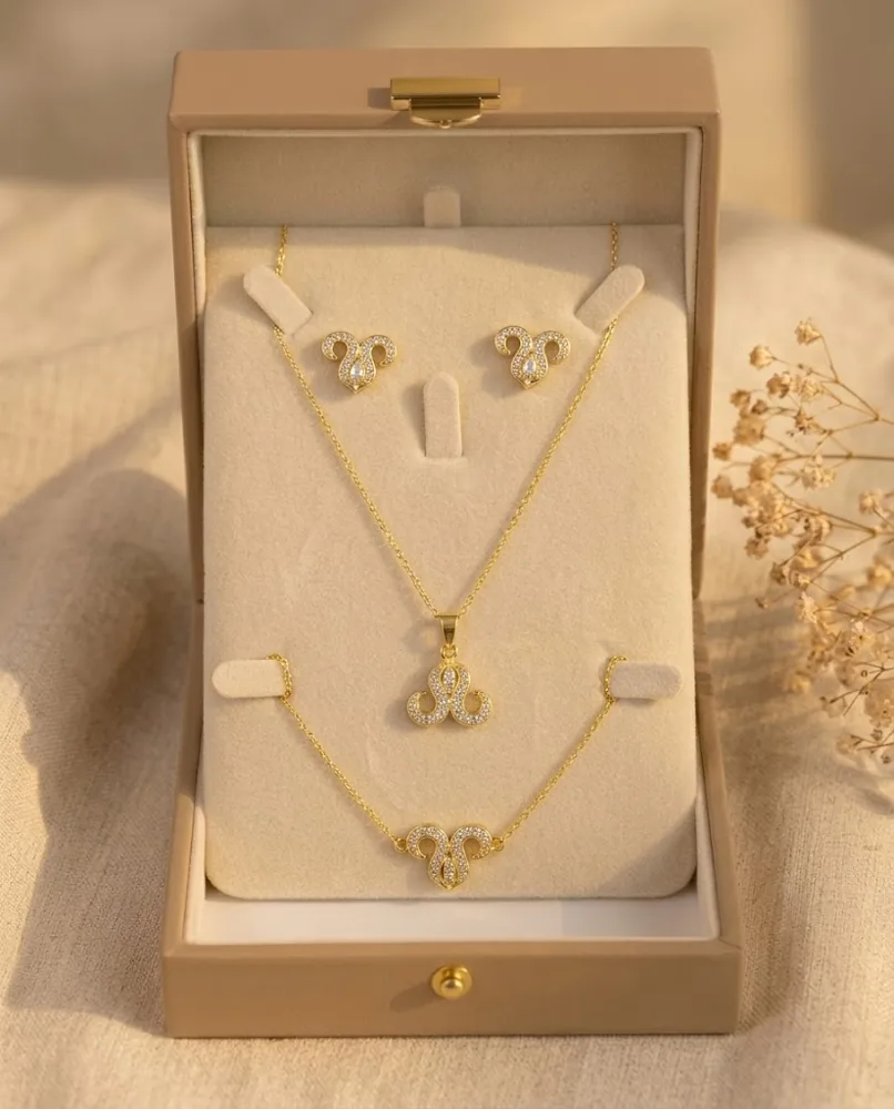 Parure Arabesque Pavée — Collier, Bracelet & Puces