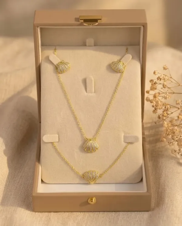 Parure Coquillage Pavé — Collier, Bracelet & Puces