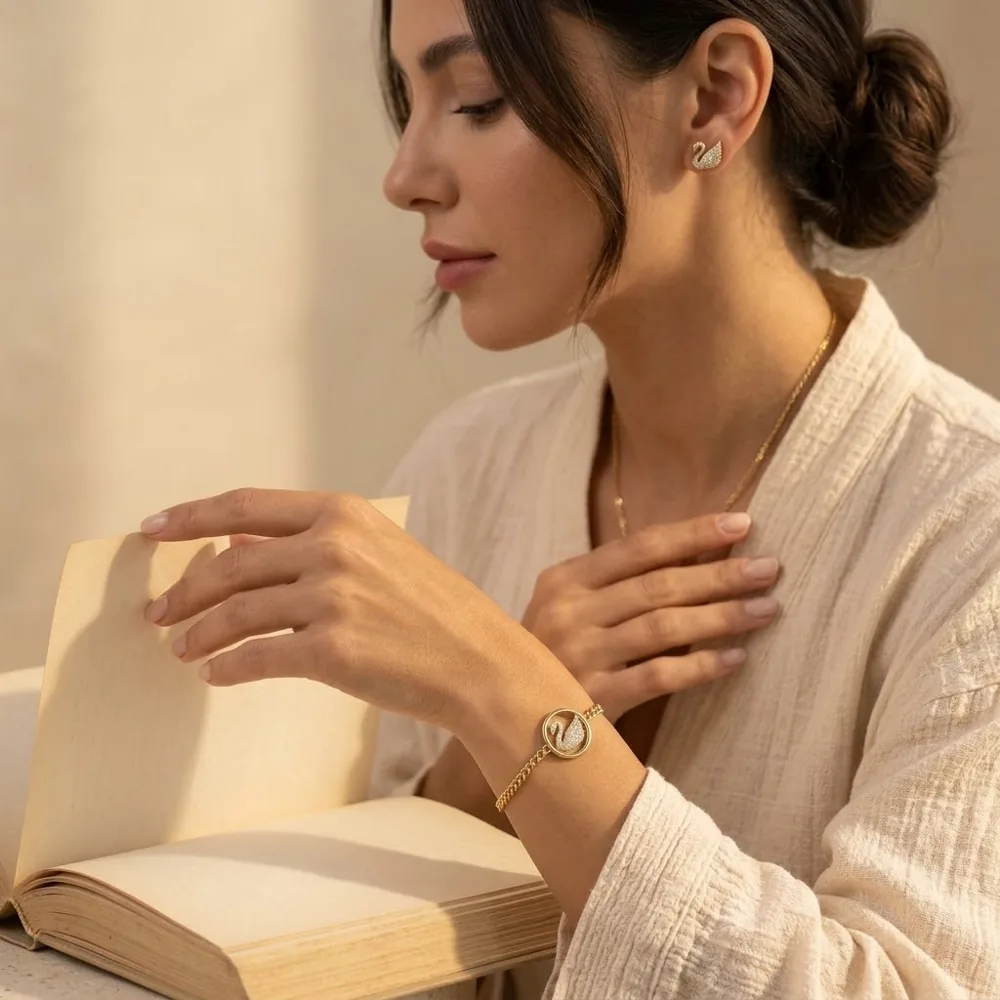 Parure Cygne Doré — Collier, Bracelet & Puces — vue 3