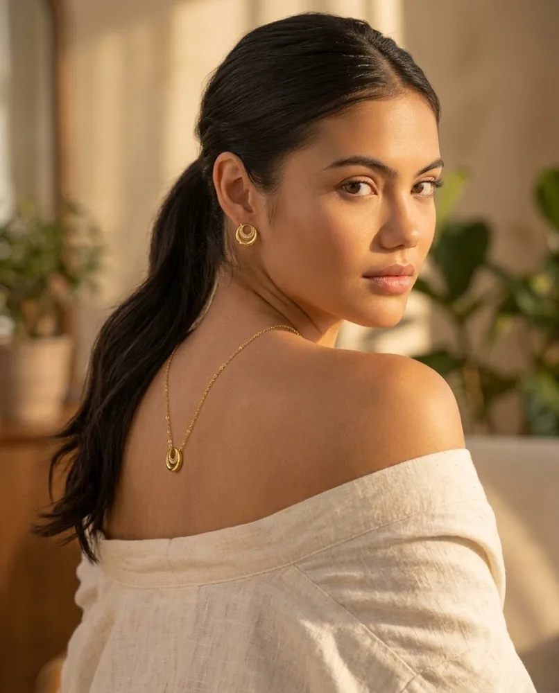 Parure Lune Dorée — Collier, Bracelet & Puces — vue 2
