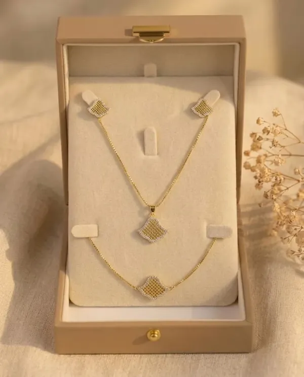Parure Résille Dorée — Collier, Bracelet & Puces
